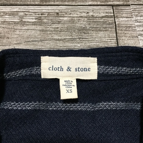 Cloth & Stone Stripe Rayon Button Shirt Women’s XS Navy Blue Anthropologie - Picture 7 of 8